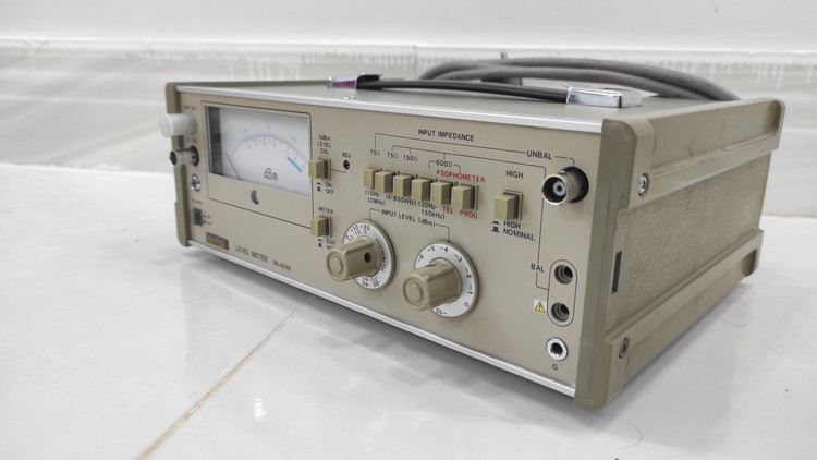 لِوِلمتر( Level ) حرفهای آنریتسو برند Anritsu مدل ML424B ساخت ژاپن